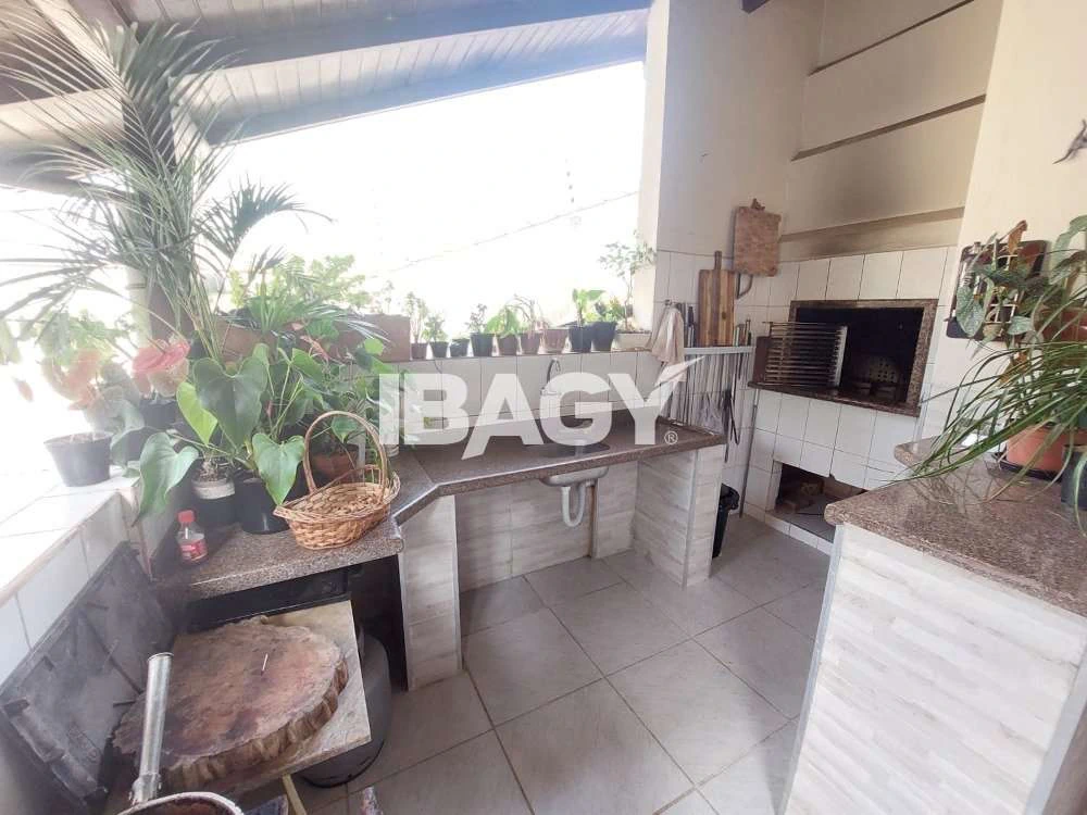 5-bedroom house with 2 suites and 235 m² plus 4 parking — photo 3