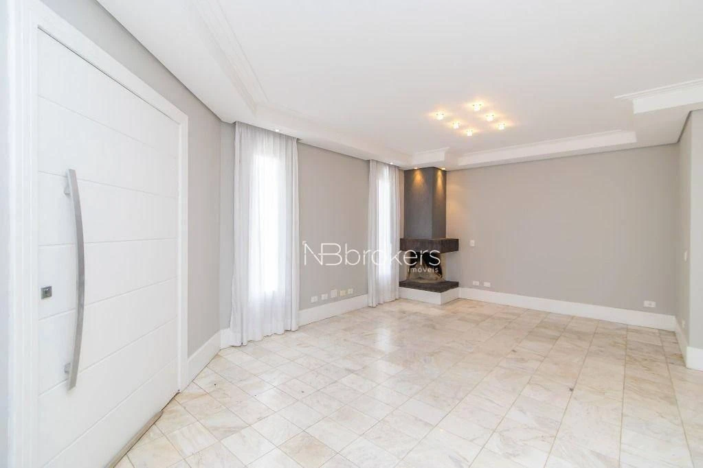 444 m² house with 4 bedrooms, private garden and parking — photo 6