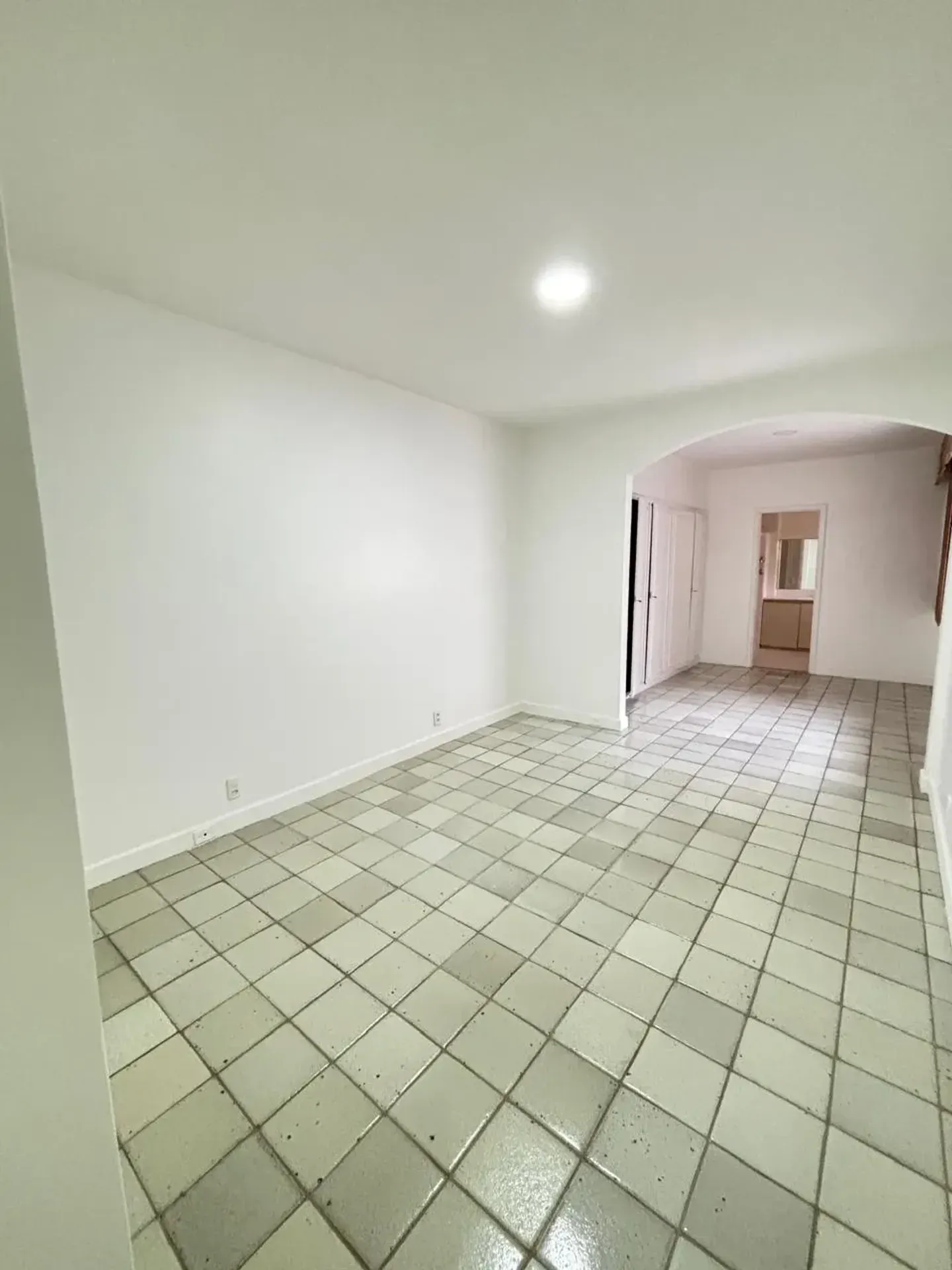 Apartment, 280 m², with a water view — photo 18