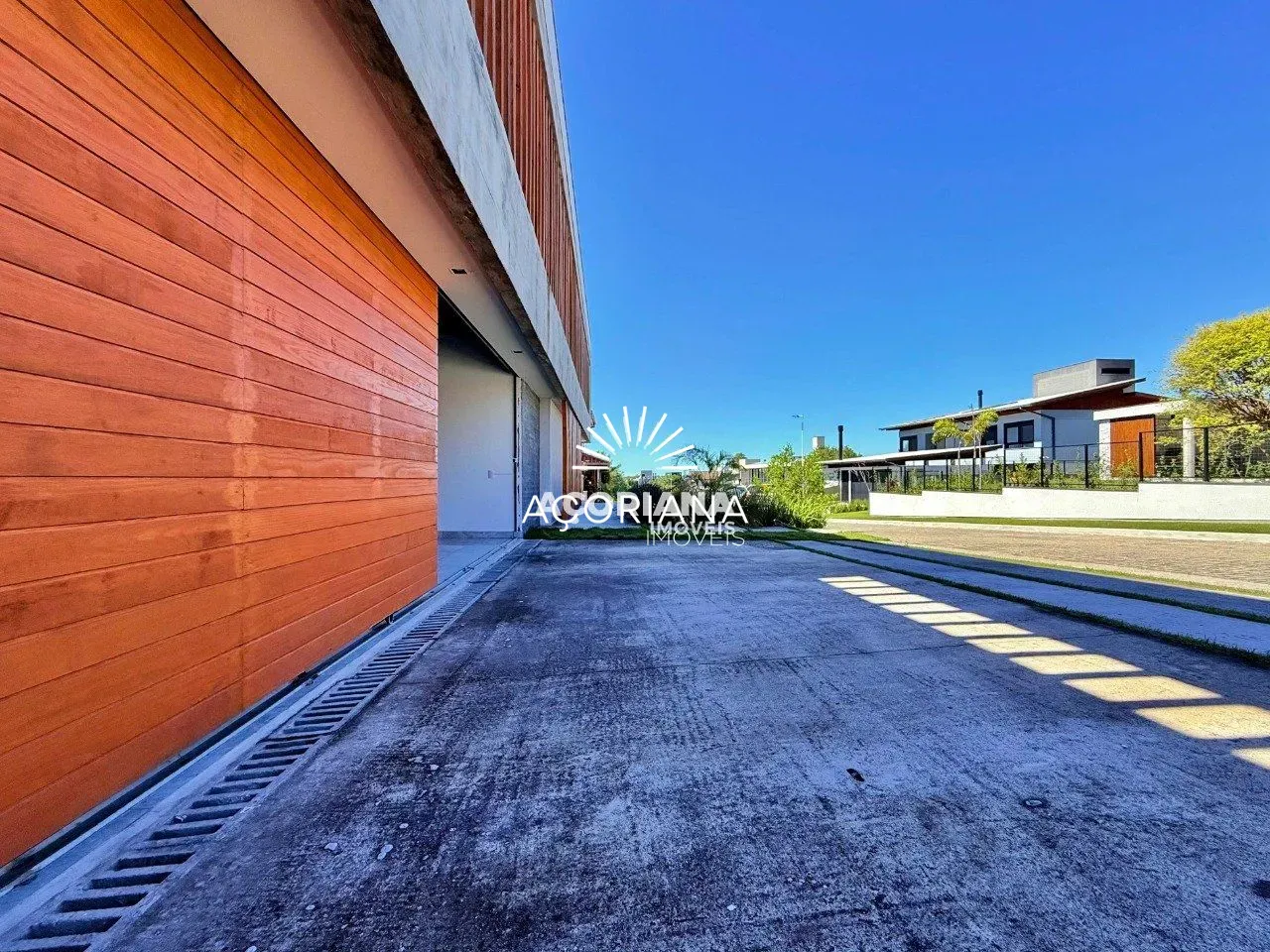 House with open-plan kitchen and 5 bedrooms over 558 m² — photo 29