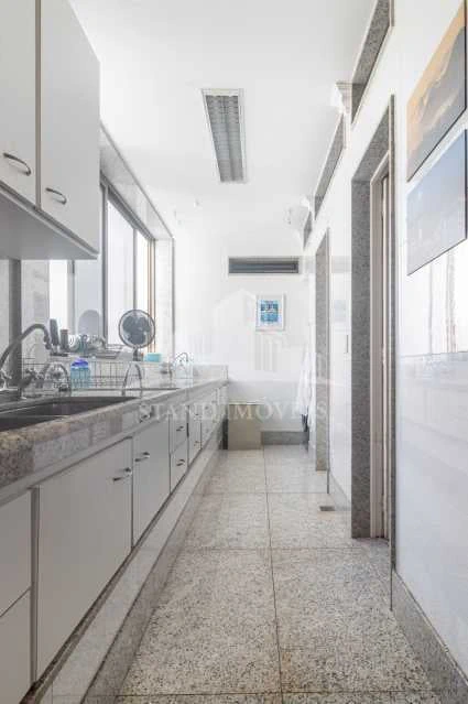 Furnished apartment, 300 m², with a water view — photo 9