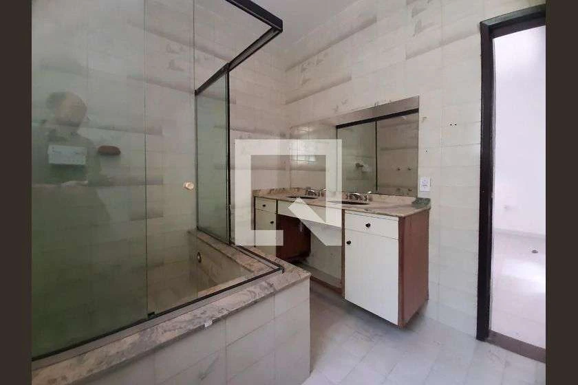 House with 6 bedrooms and 9 bathrooms, 911 m² and 3 parking — photo 20