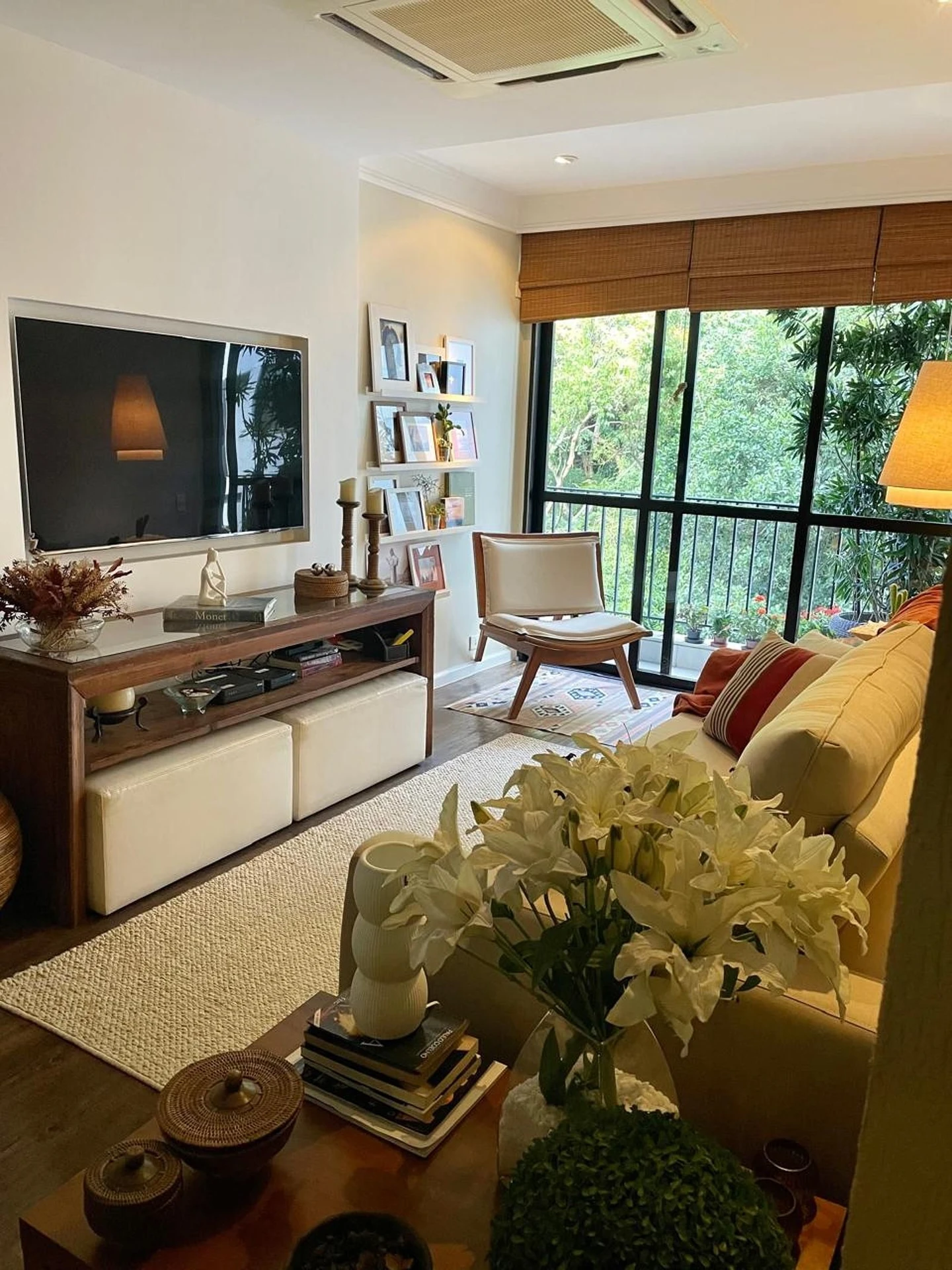 Furnished apartment, 91 m², with floor-to-ceiling windows — photo 7