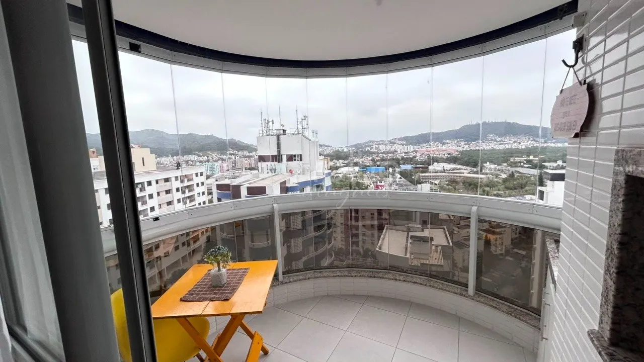 Furnished 99 m² apartment with 2 bedrooms and an en-suite — photo 9