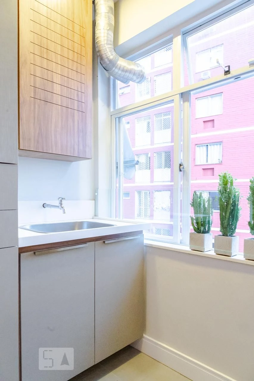 Furnished 2-bedroom apartment with a glassed-in balcony — photo 6