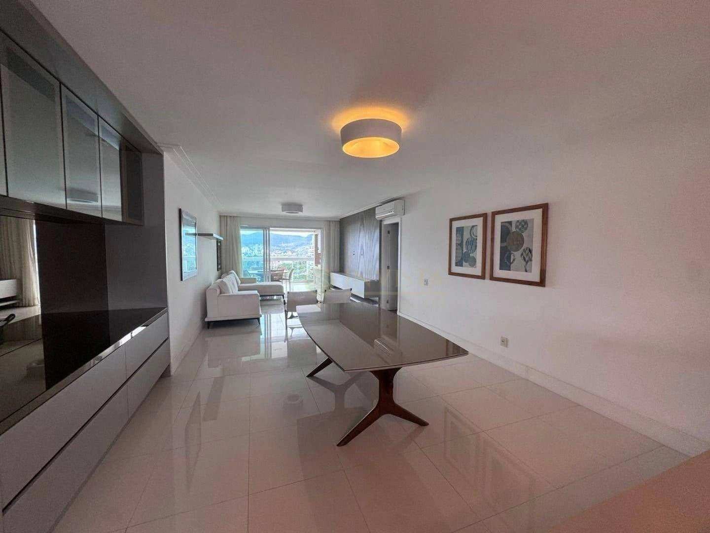 289 m² apartment with 3 en-suite bedrooms and parking — photo 4
