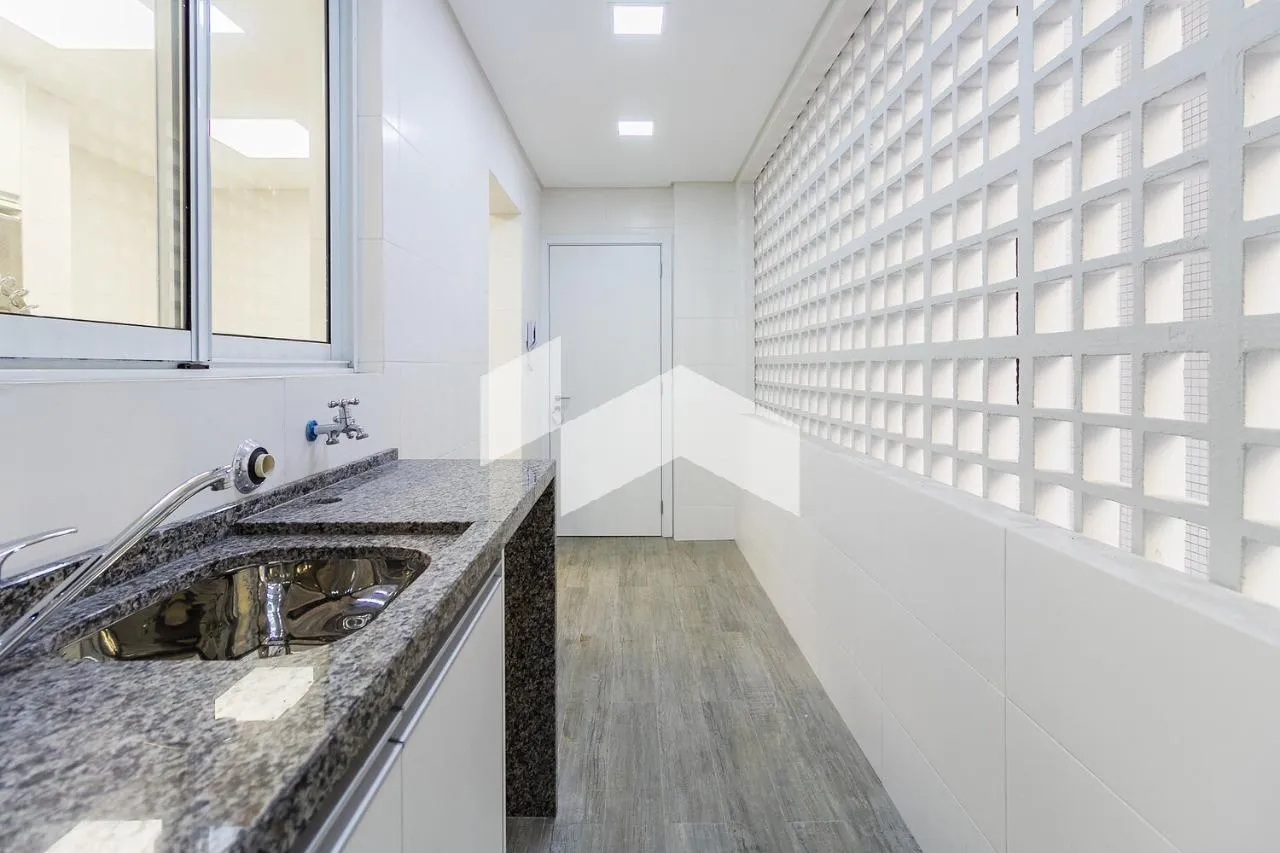 Furnished 3-bedroom apartment with closed kitchen — photo 10