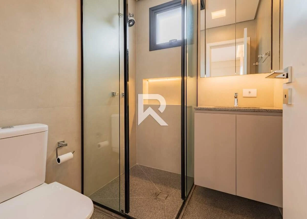 3-bedroom apartment with a walk-in closet in Curitiba — photo 17