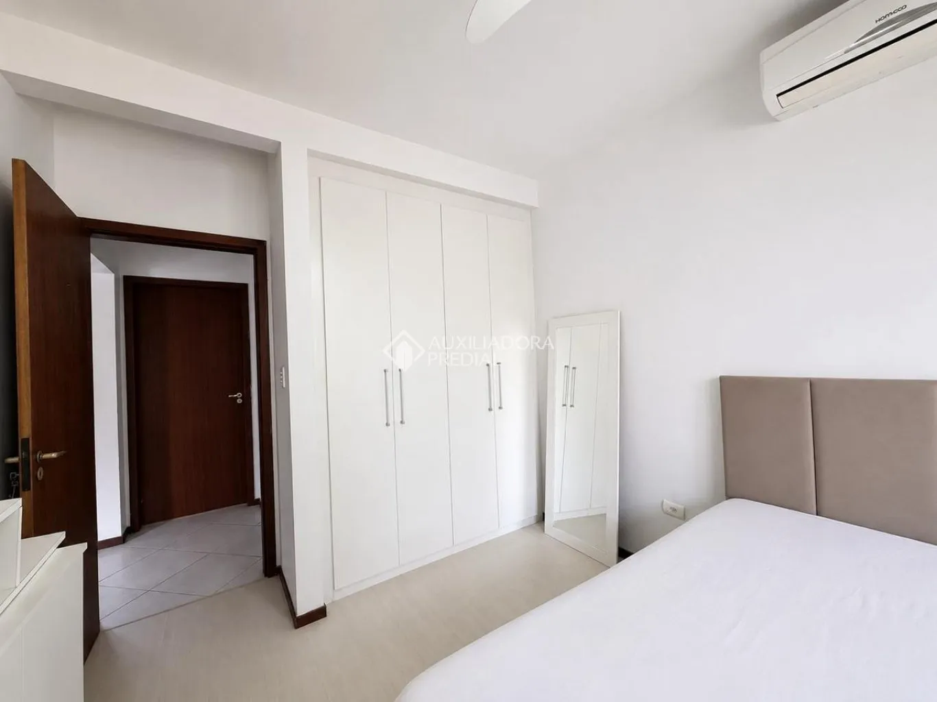 Casa de 3 dormitorios con cocina cerrada y cocina a gas — photo 9