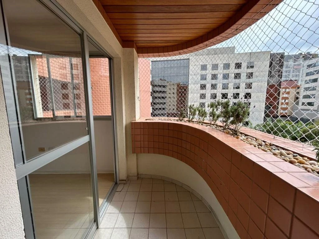 3-bedroom apartment with a home office in Curitiba — photo 12