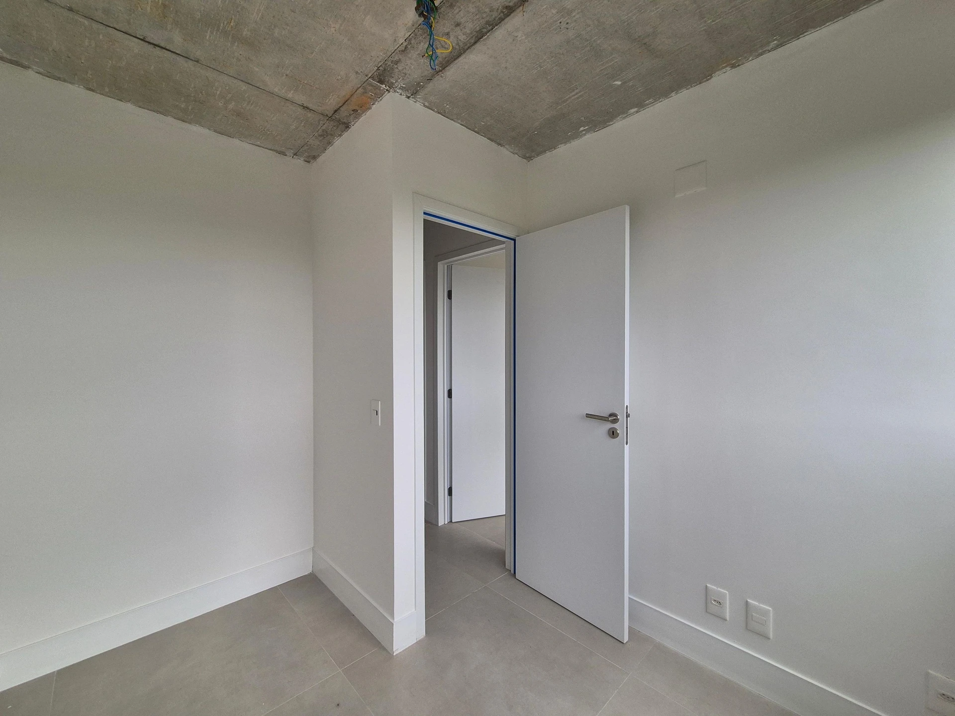 3-bedroom apartment with a mountain view — photo 32