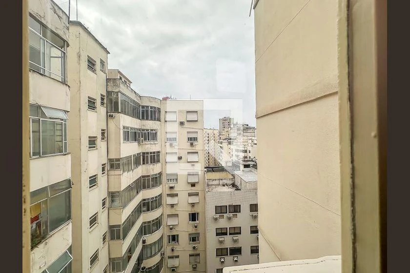 4-bedroom apartment with 3 bathrooms and 206 m² — photo 50