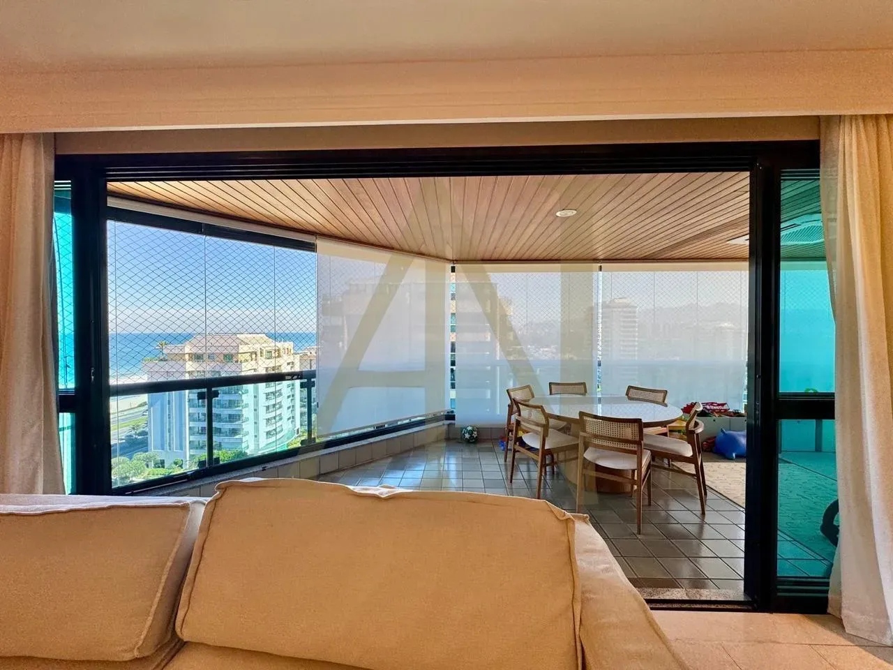 Furnished apartment with 4 bedrooms and 5 bathrooms — photo 47