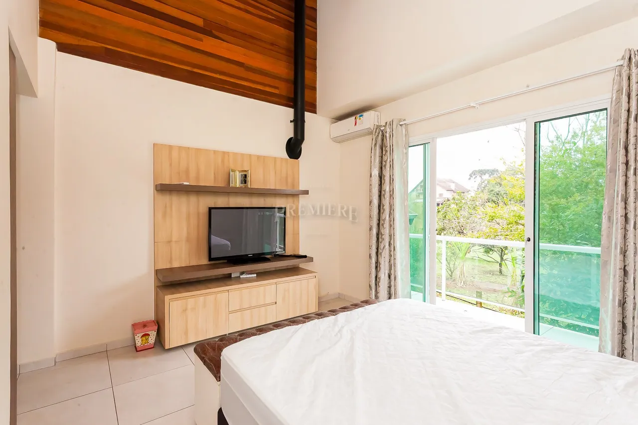 House with 4 bedrooms, 1 en-suite, 4 bathrooms — photo 14