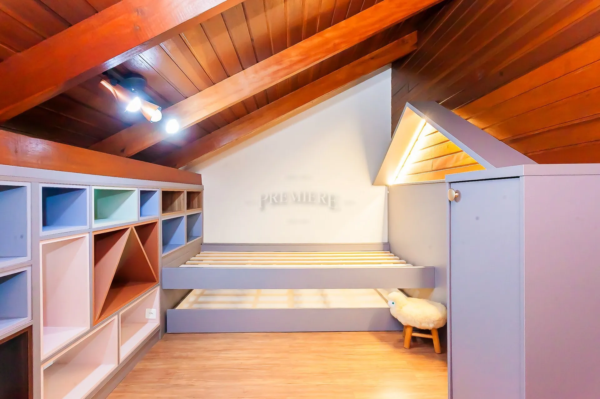 House with 4 bedrooms, 1 en-suite, 4 bathrooms — photo 26