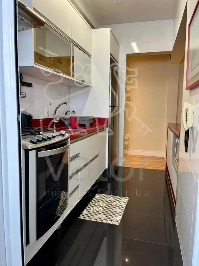 2-bedroom apartment in a building with a heated pool — photo 2