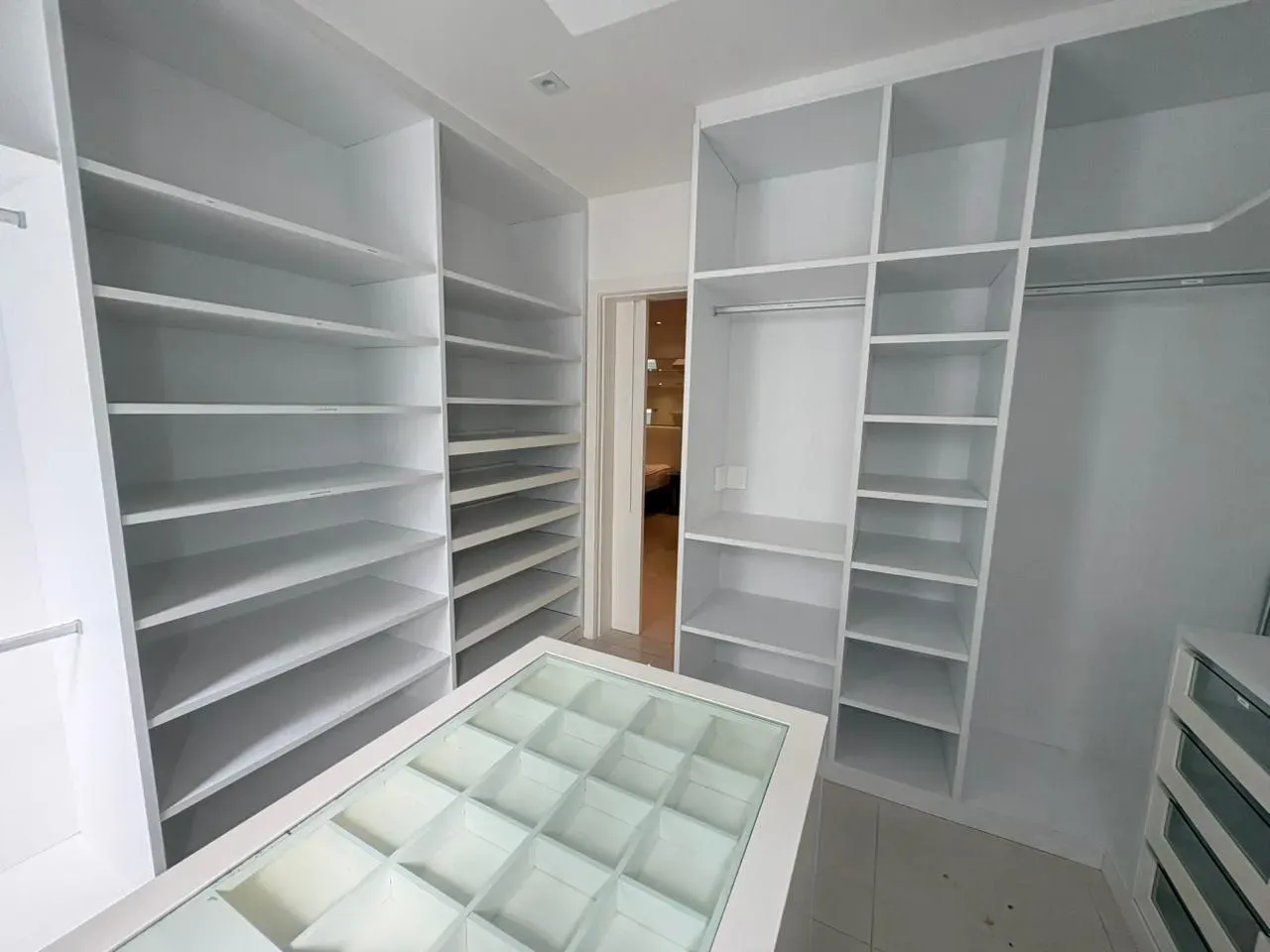 Furnished 6-suite house with 640 m² and 4 parking — photo 19