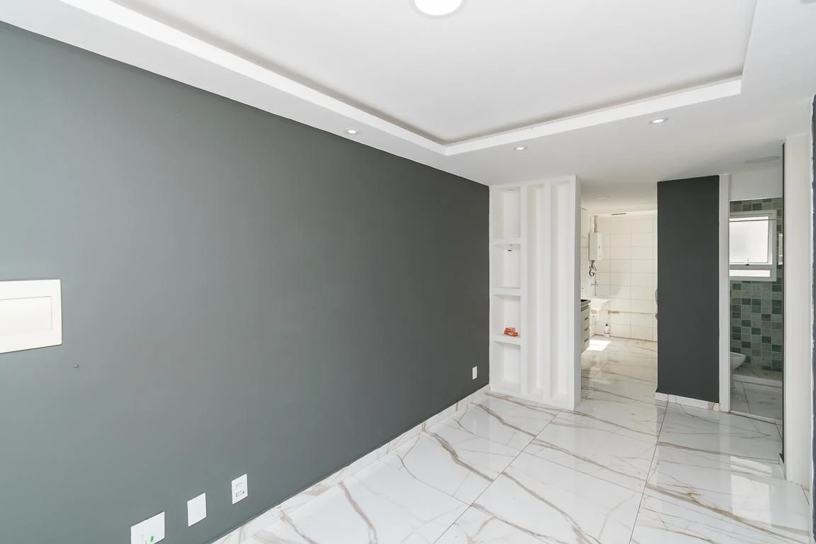2-bedroom apartment in a building with a gym — photo 15