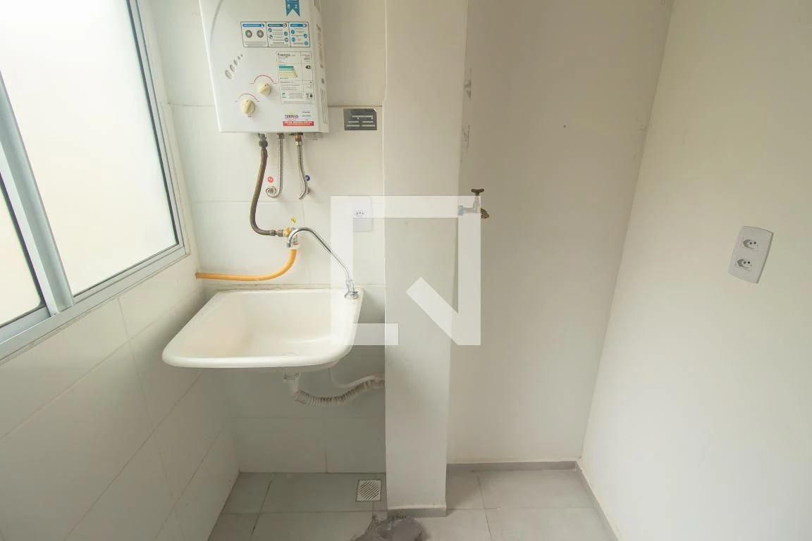 Apartamento de 2 quartos em condomínio com piscina — photo 20