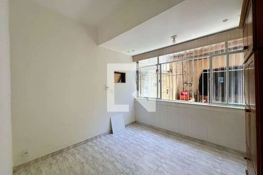 Apartamento de 3 quartos com cozinha separada e 70 m² — photo 23