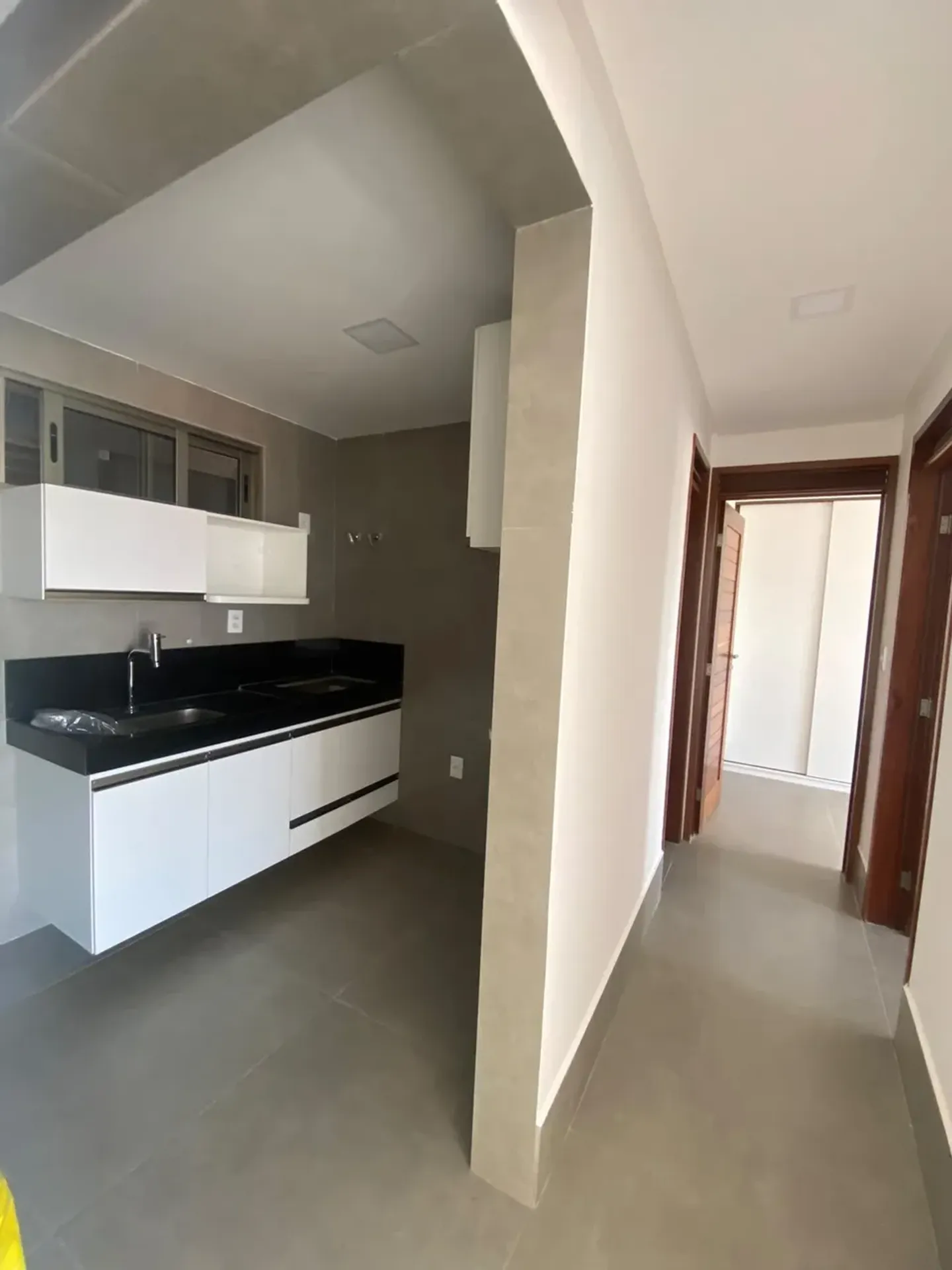 Засклений балкон та 2 спальні: квартира 55 м² — photo 12