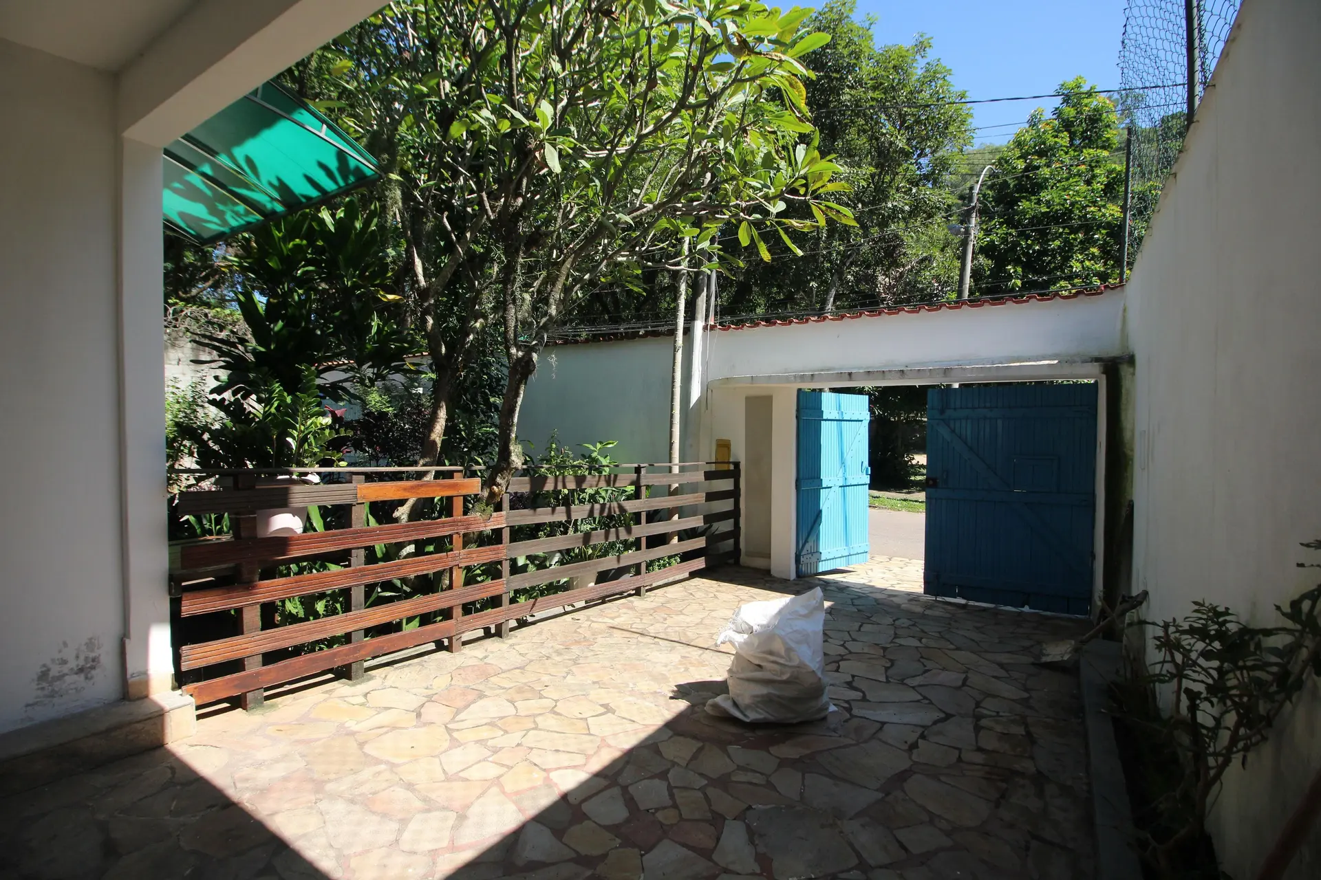 House with 4 bedrooms, 2 bathrooms and private garden — photo 54