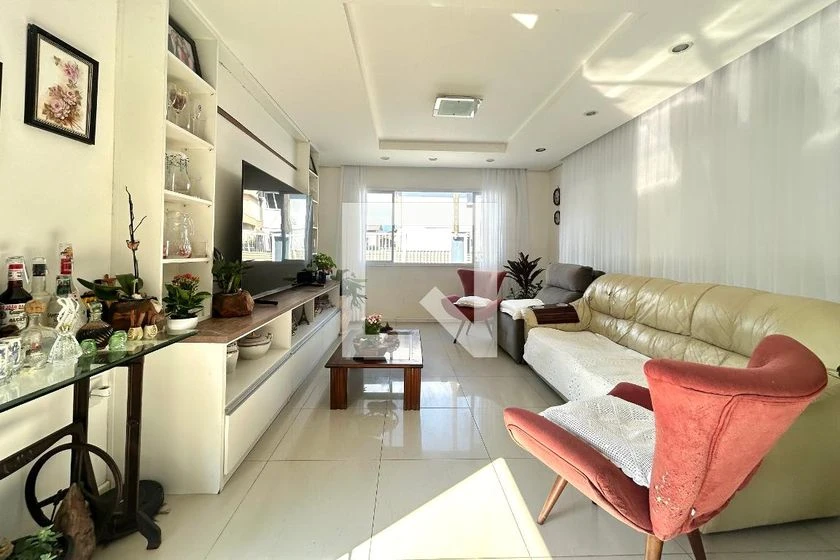 House with 5 bedrooms and 2 en-suite bathrooms plus garden — photo 5