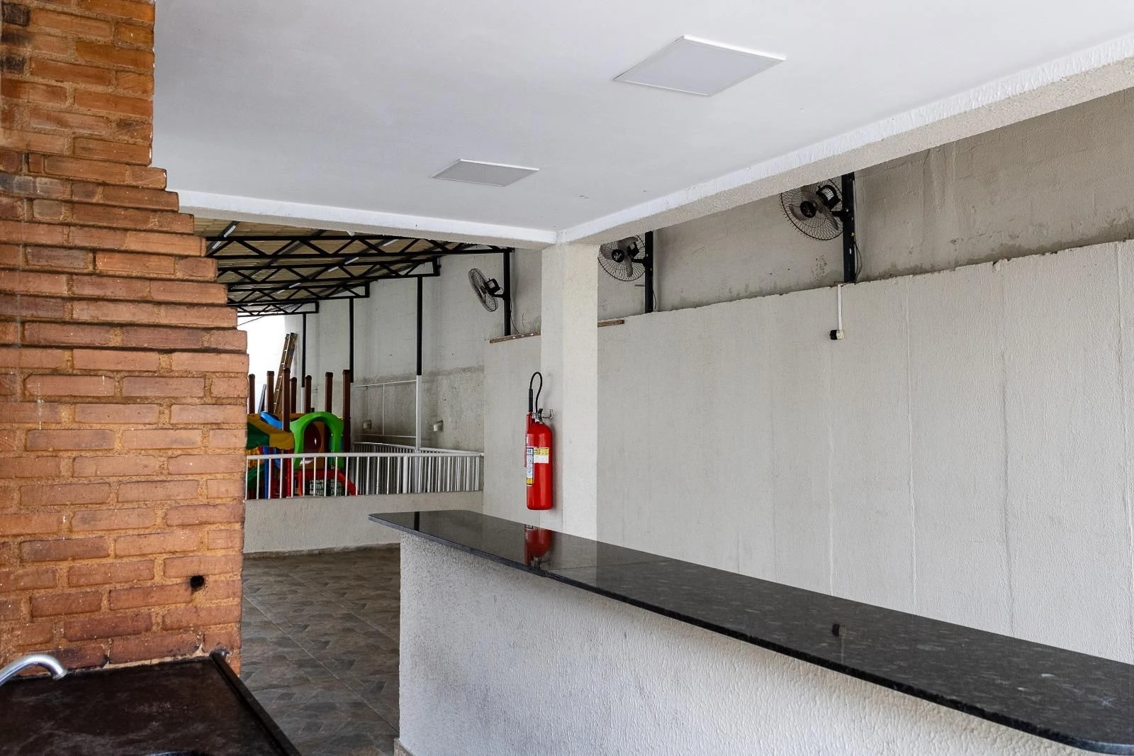 2-bedroom apartment with a washing machine in Rio de Janeiro — photo 32