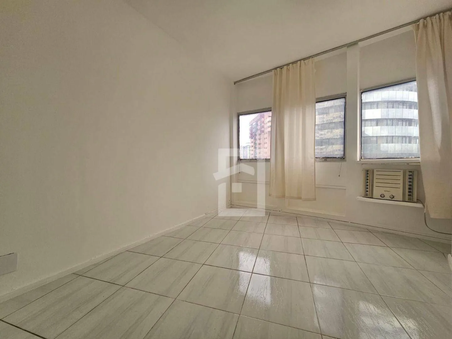 36 m² 1-bedroom suite apartment with parking — photo 5
