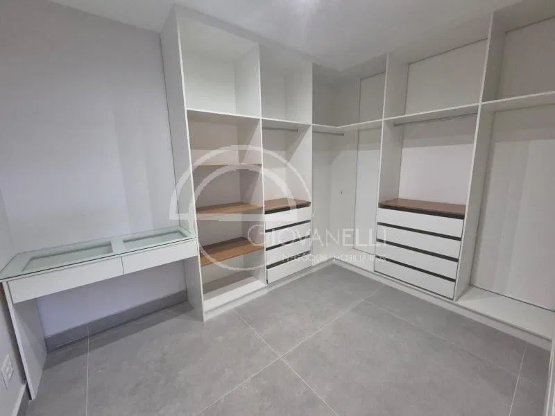 Furnished house with 4 en-suites and open-plan kitchen — photo 6