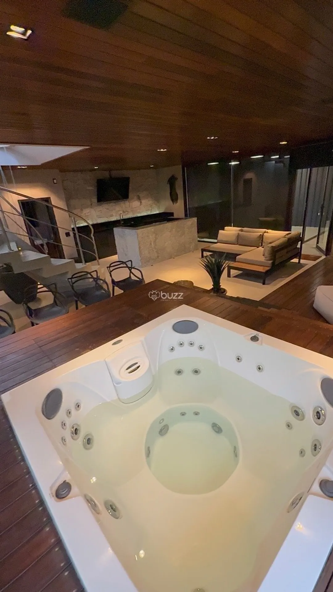 Furnished house, 561 m², with a water view — photo 18