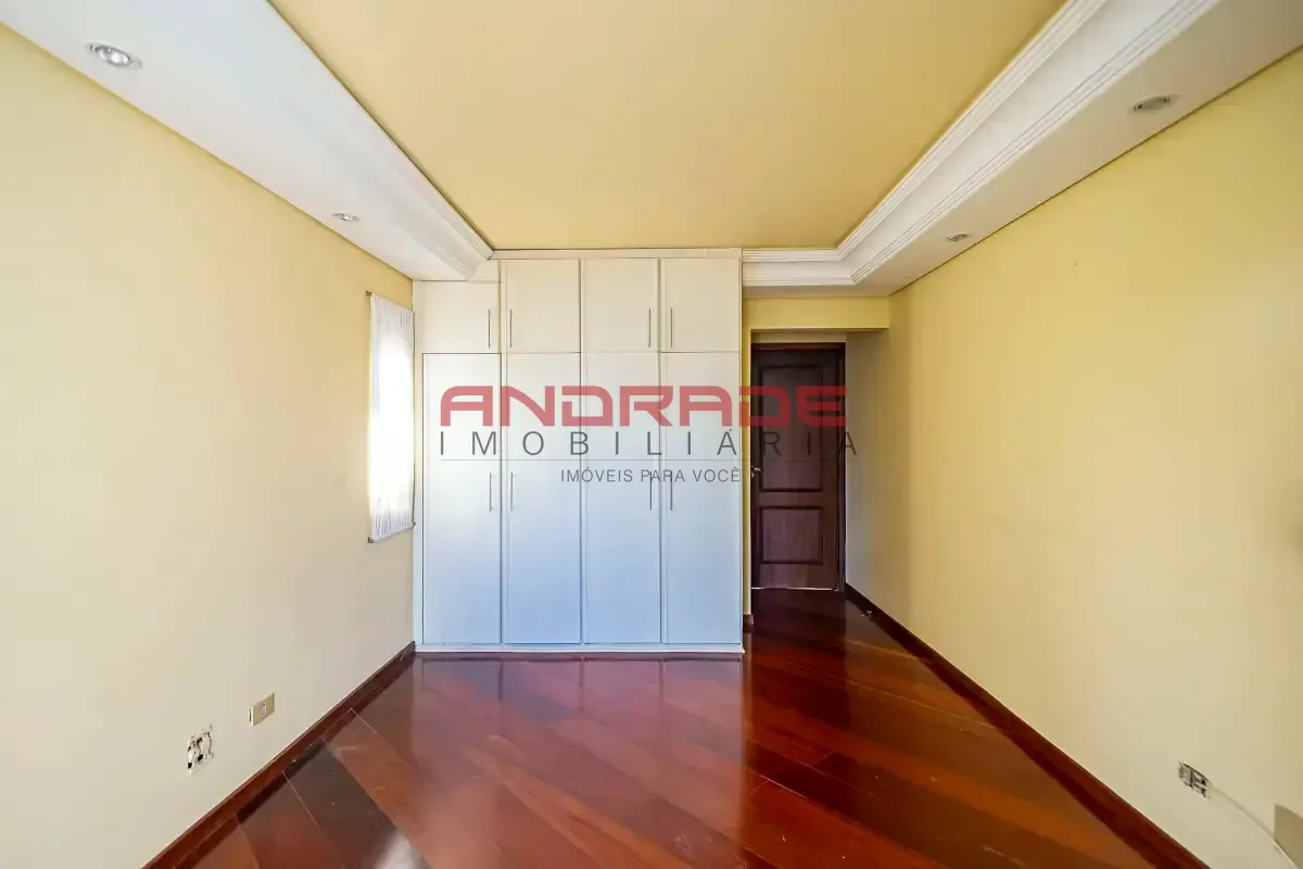 Unfurnished 3-bedroom apartment with 118 m² — photo 46