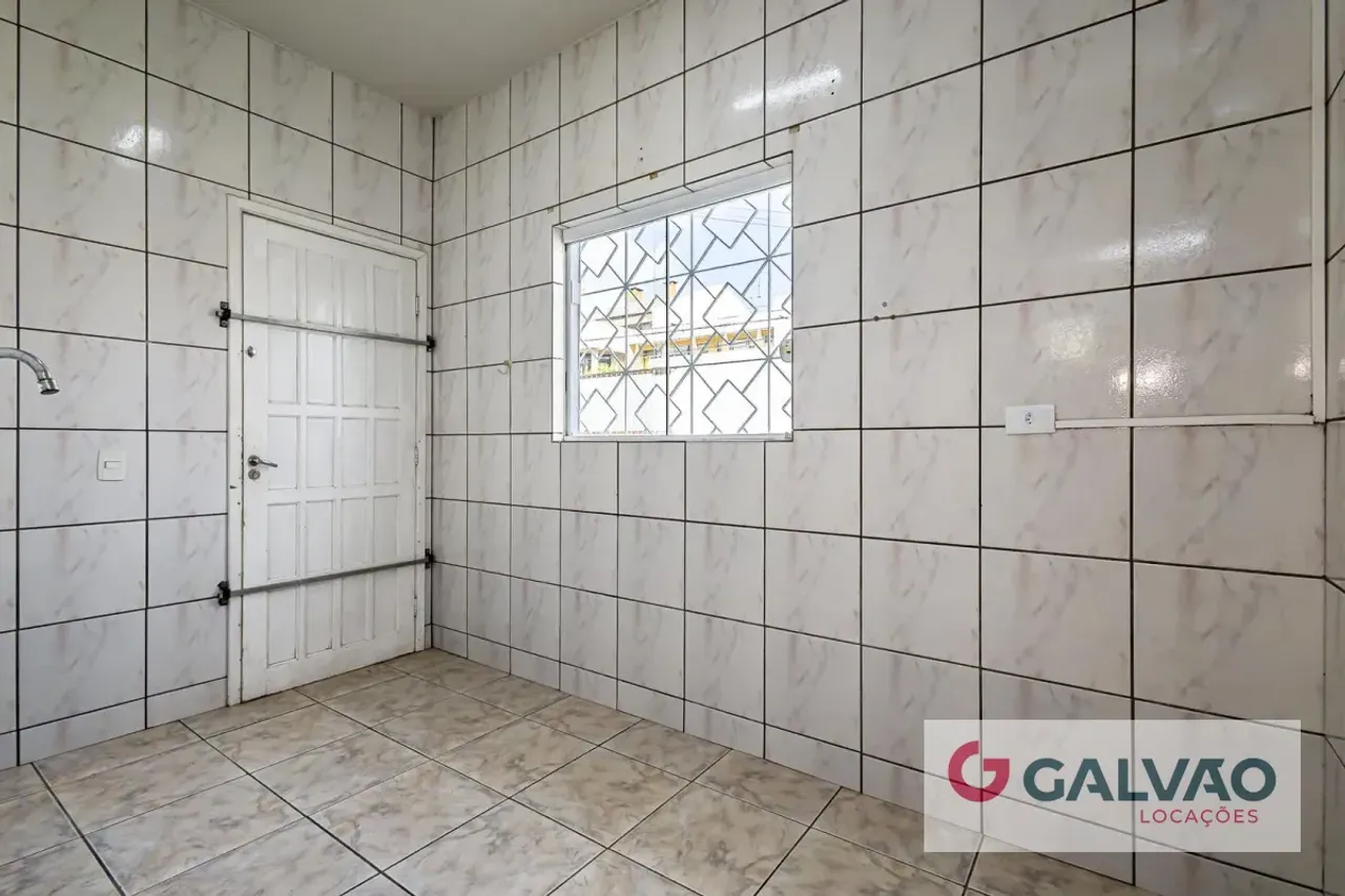 Unfurnished house with 3 bedrooms and 2 bathrooms — photo 2