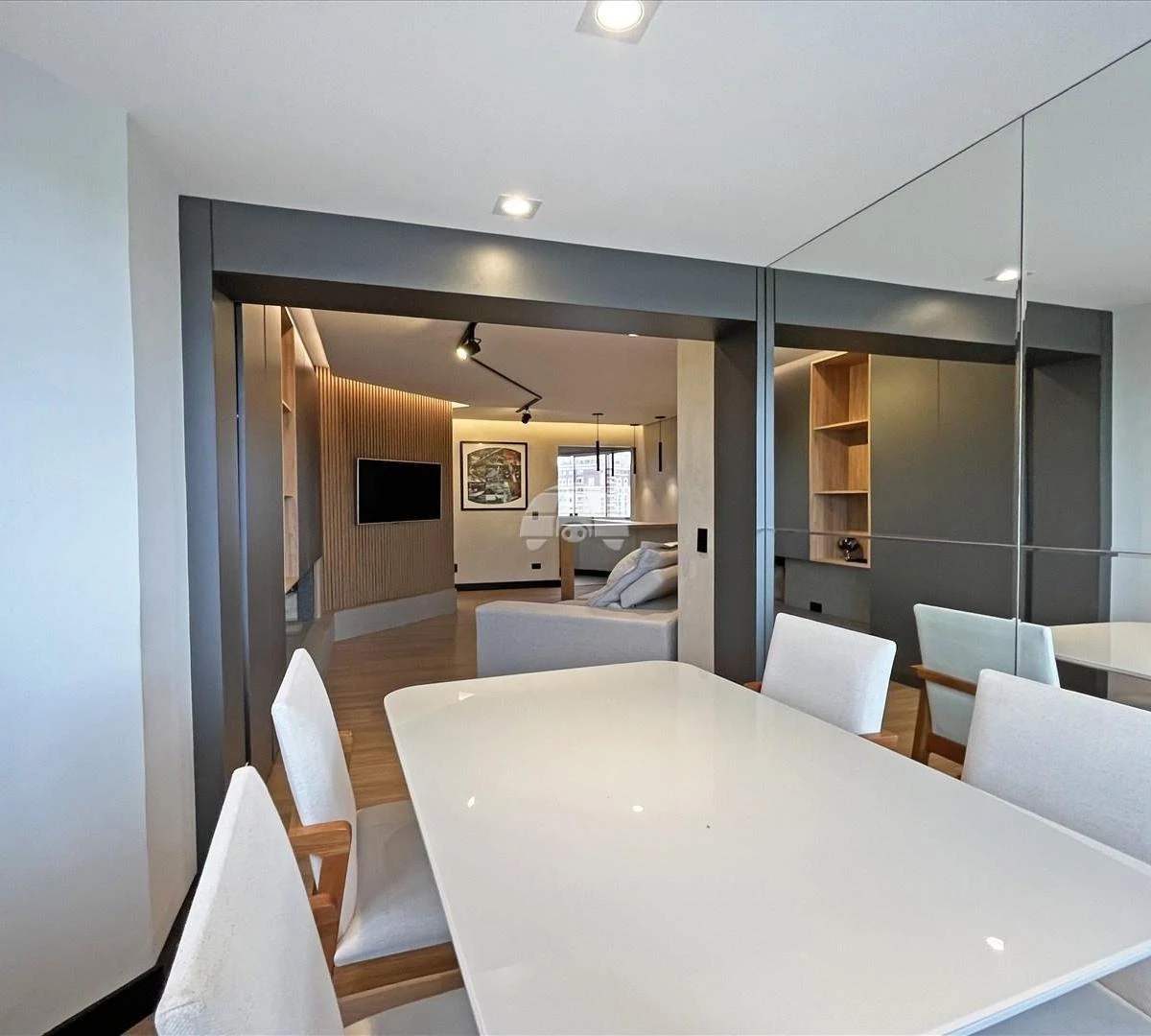 Furnished apartment, 108 m², with a grill on the balcony — photo 9