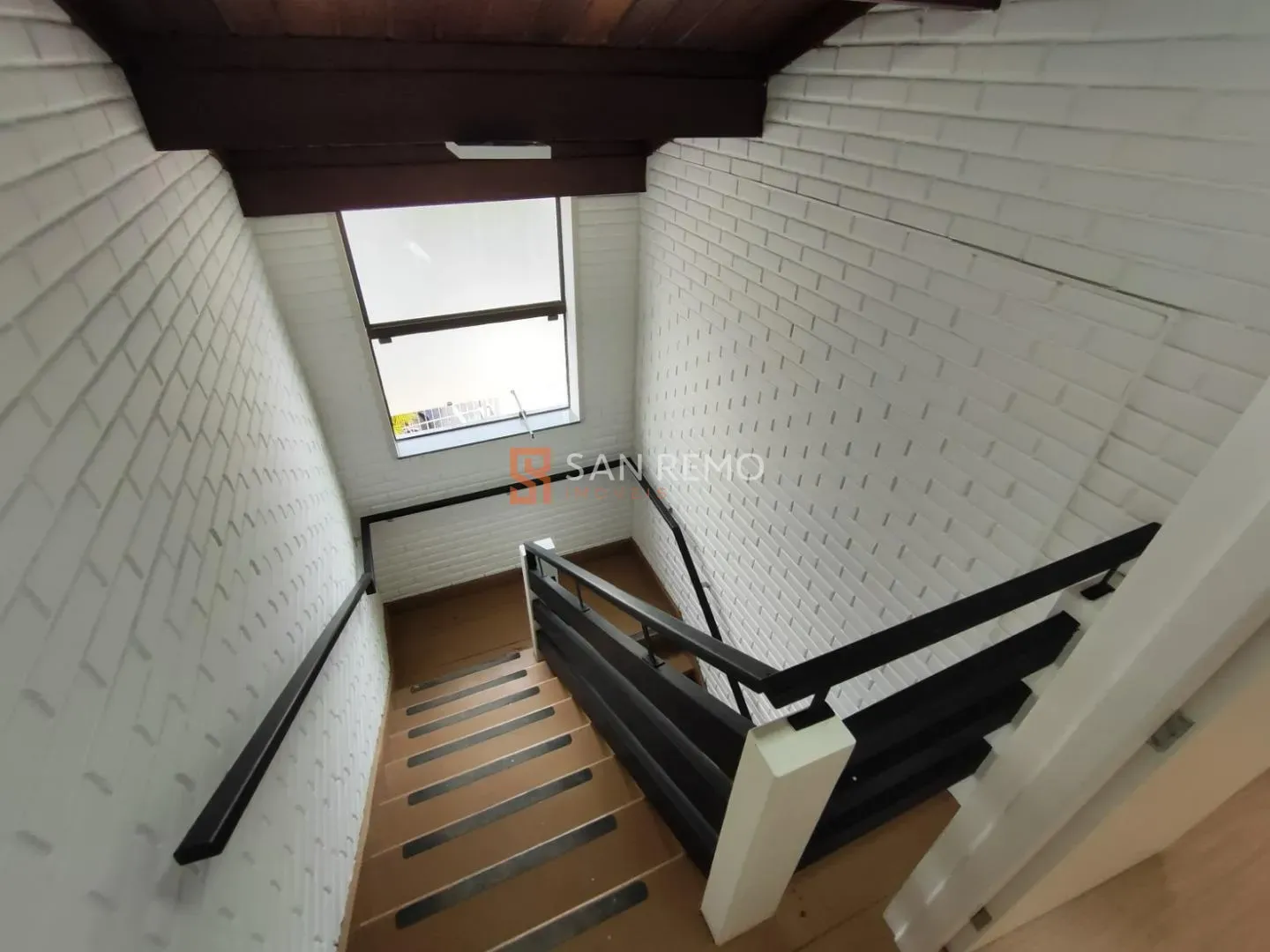 House with 6 bedrooms and 3 en-suite suites plus garden — photo 22