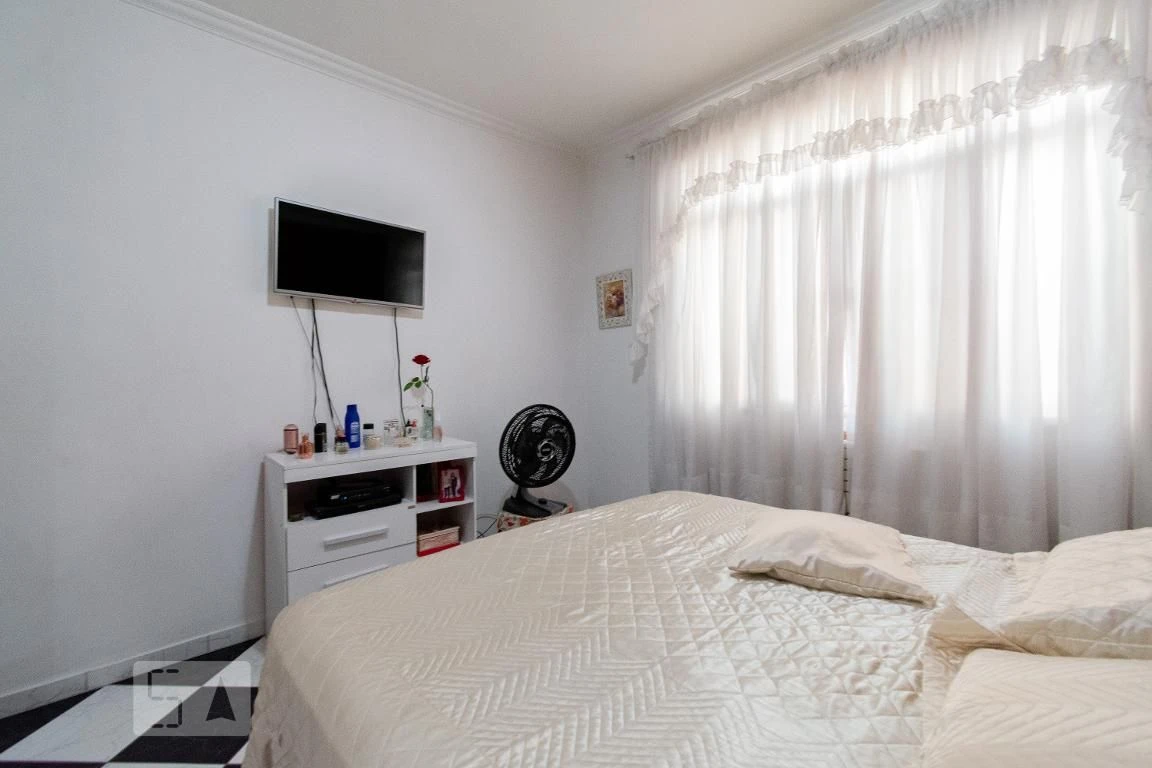 Furnished 4-bedroom house with private garden — photo 4