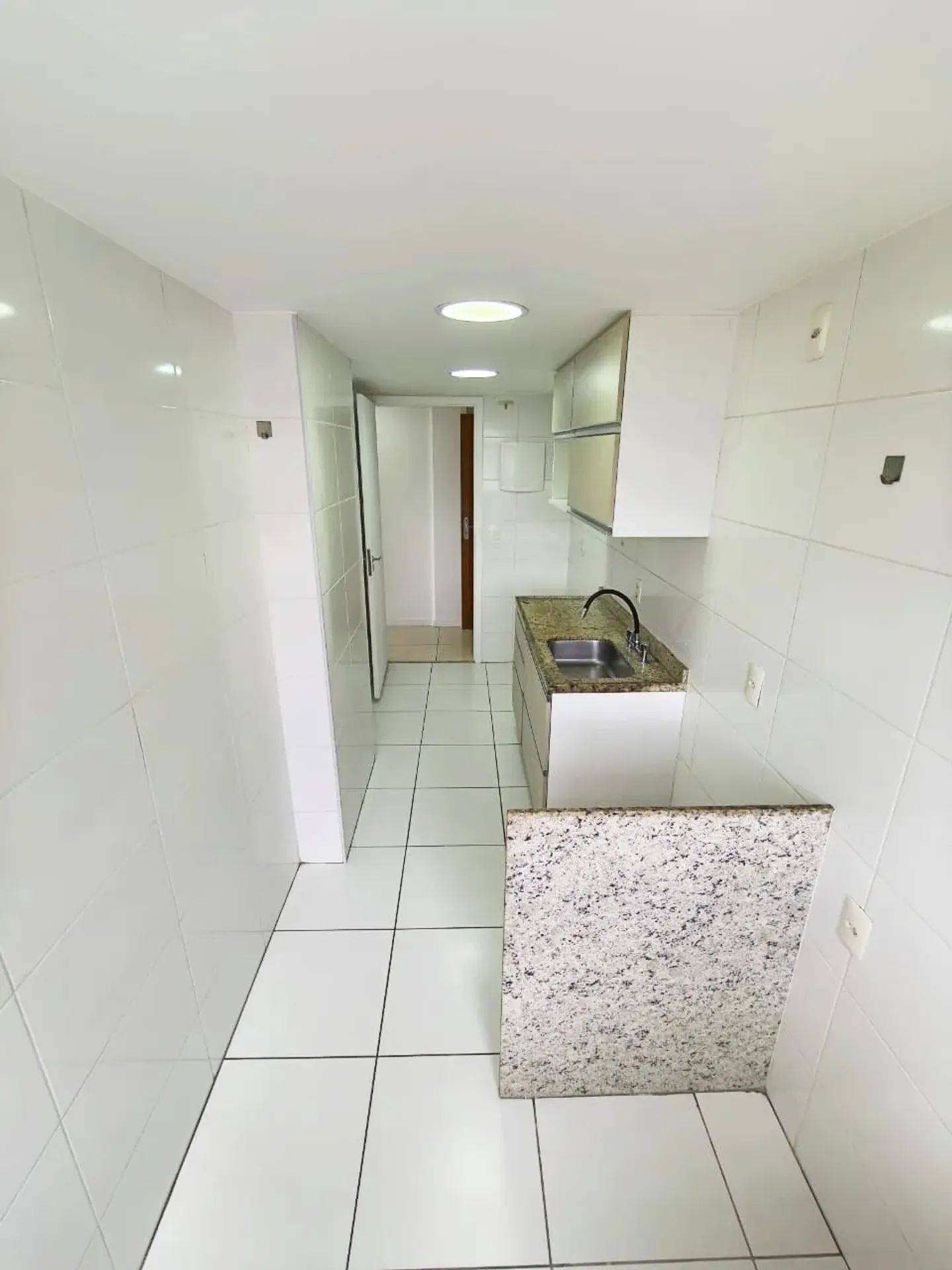 2-bedroom apartment with balcony, closed kitchen — photo 10