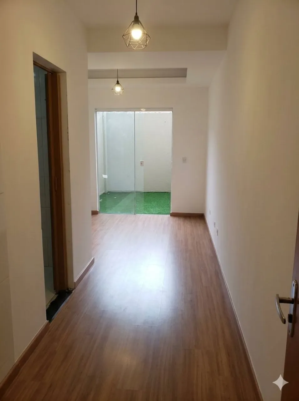 Studio, 27 m², with wood or laminate floors — photo 8