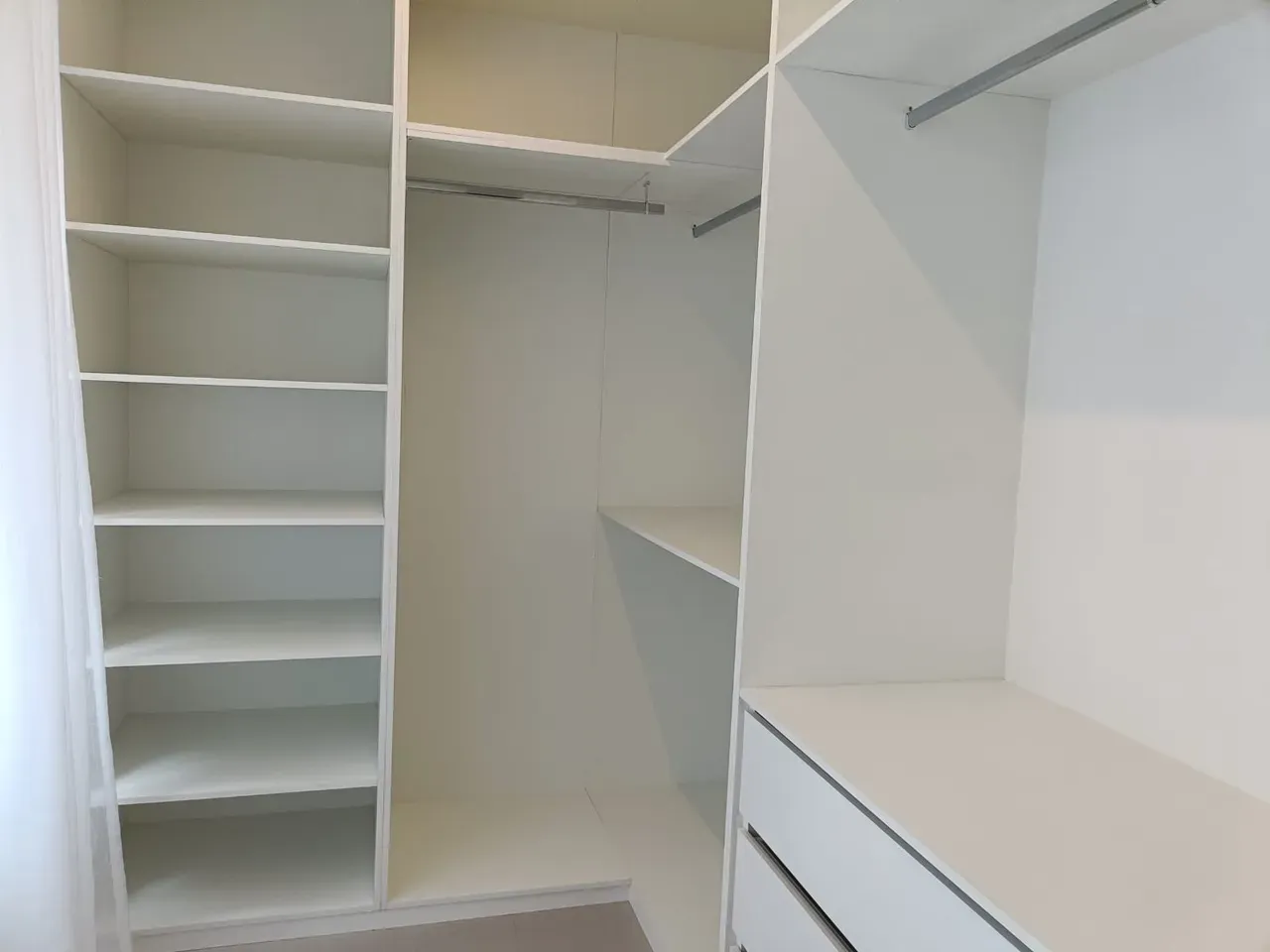 3-bedroom apartment with a walk-in closet in Rio de Janeiro — photo 9