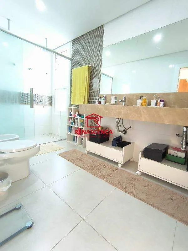 Меблированный дом с 4 спальнями-сюитами и садом 502 м² — photo 30