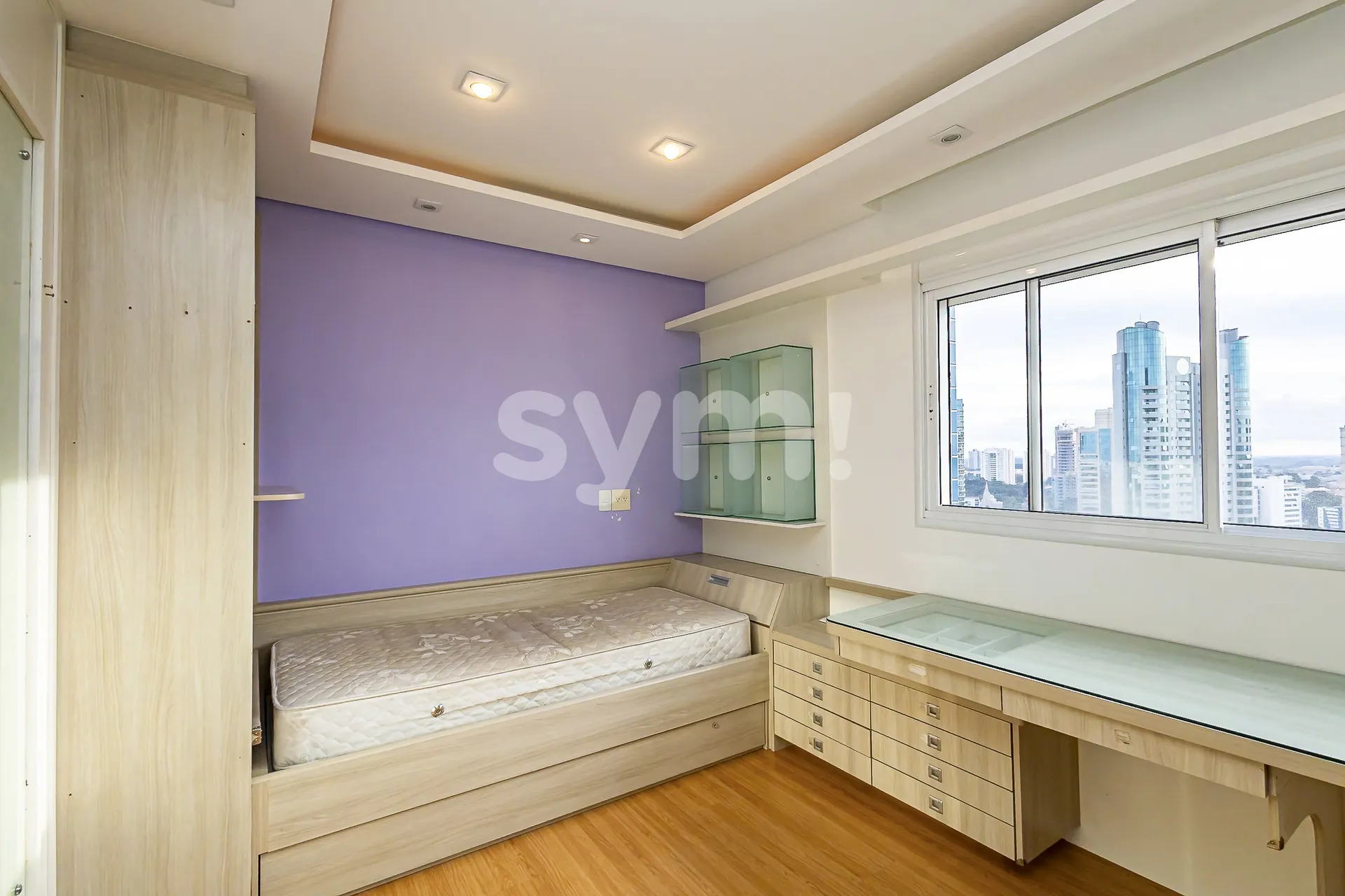 3-bedroom apartment with private BBQ on balcony — photo 15