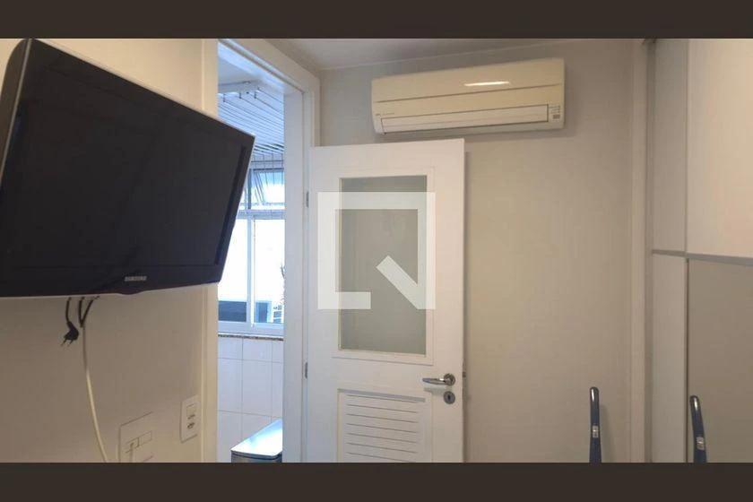 Washing machine in a 3-bedroom apartment, 160 m² — photo 14