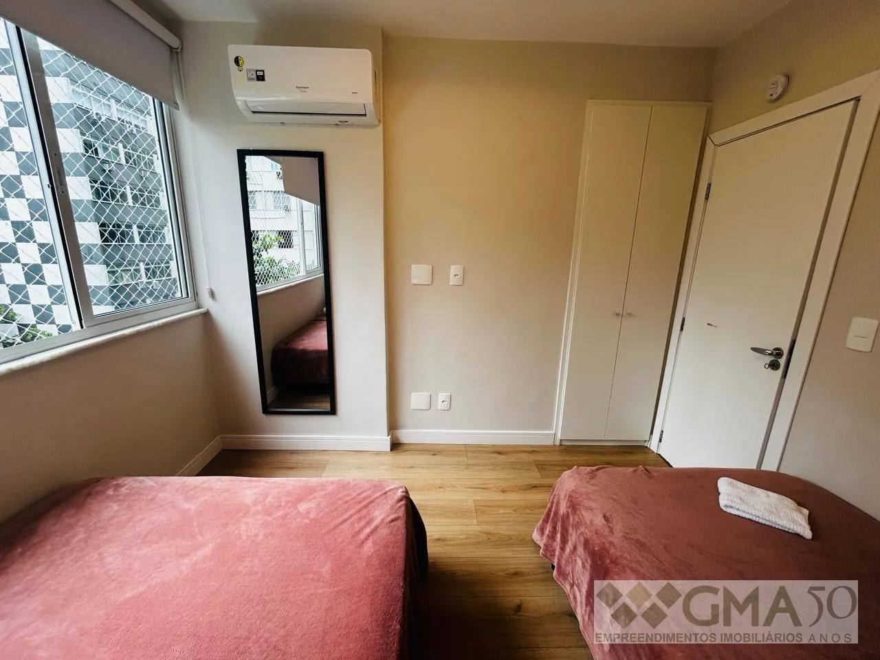 3-bedroom apartment with a washing machine — photo 14