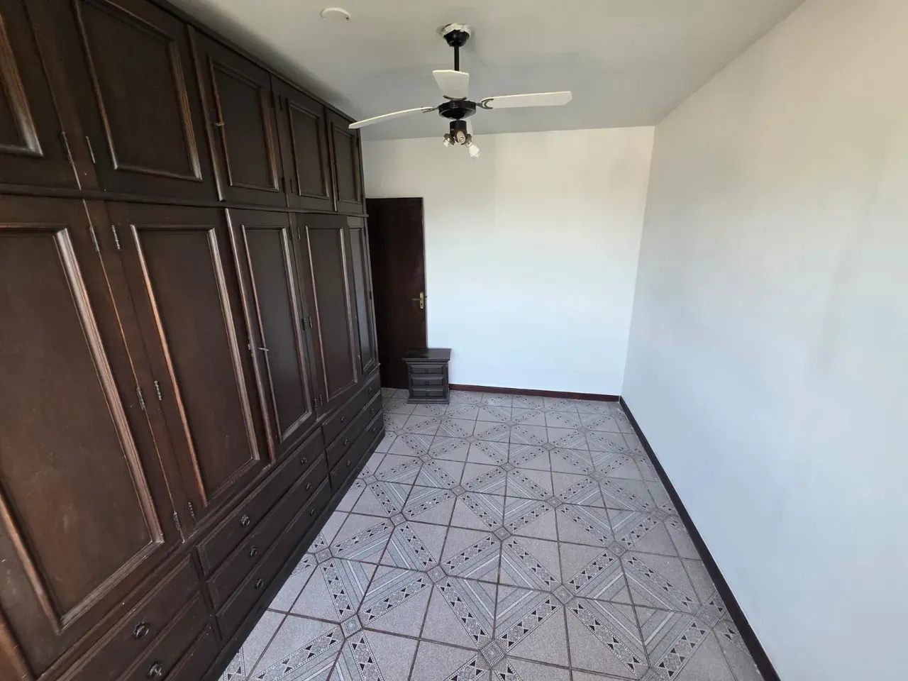 2-bedroom apartment with a mountain view — photo 13