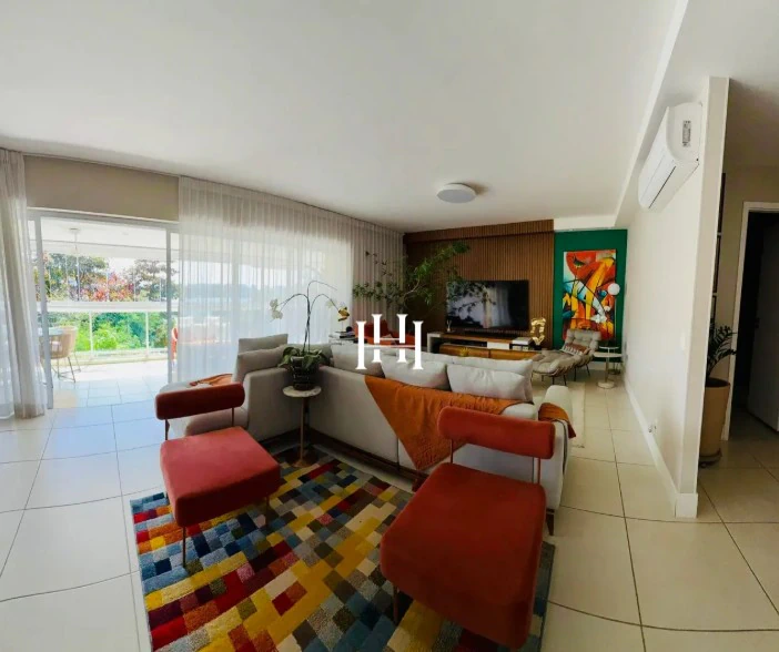4 en-suite apartment with 227 m² and a balcony — photo 8