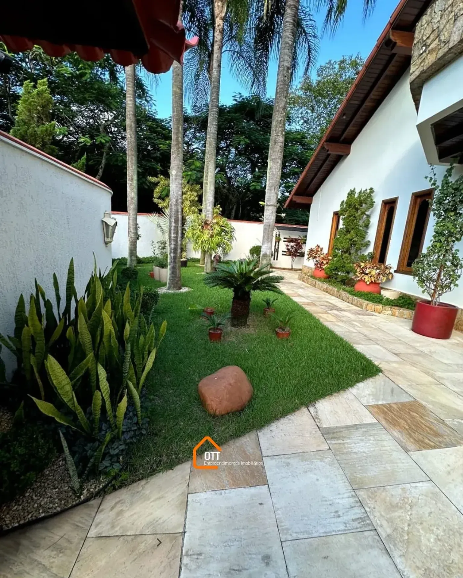 Casa com varanda e churrasqueira 5 quartos e 5 banheiros — photo 6