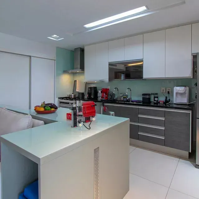 Furnished apartment, 105 m², with a glass-enclosed balcony — photo 5