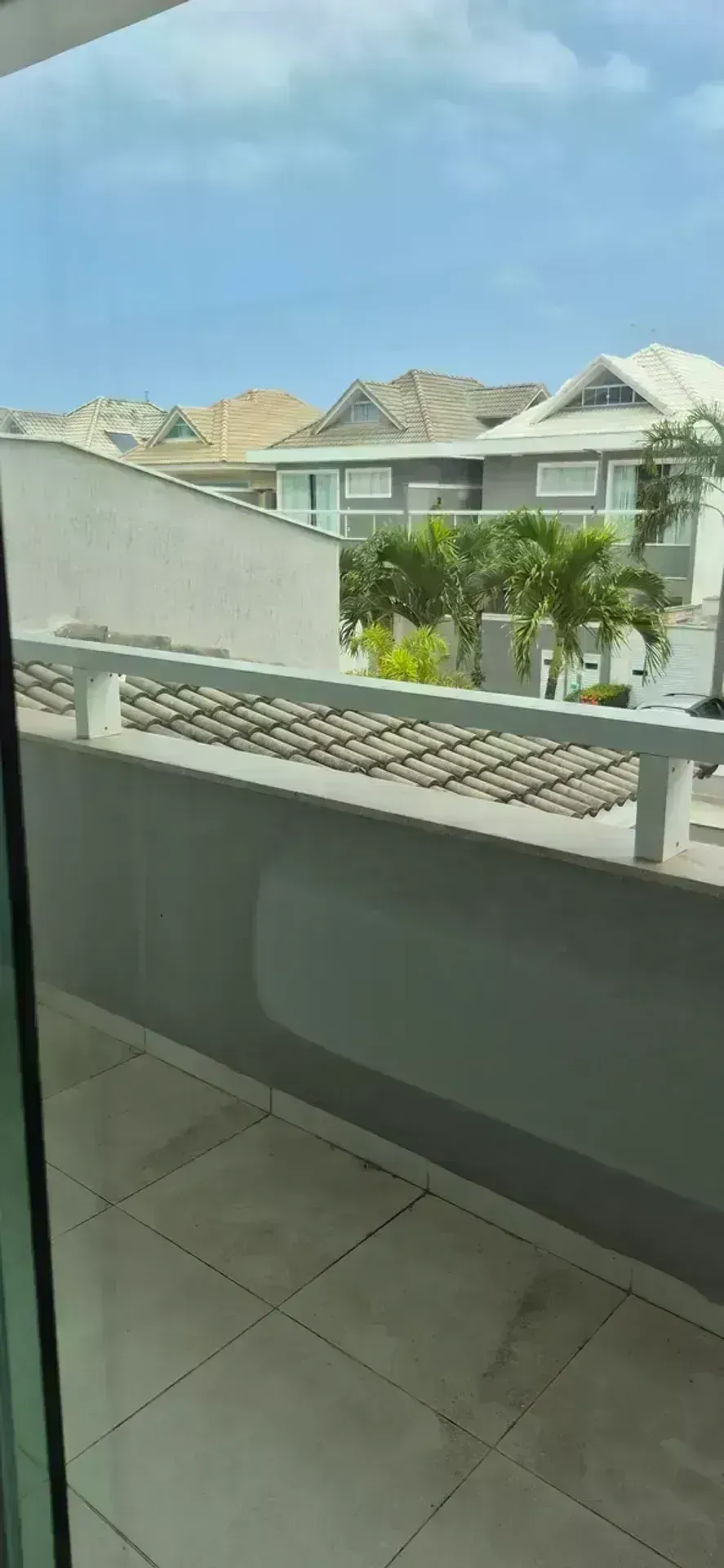 Furnished triplex house with 4 bedrooms and 5 baths — photo 37