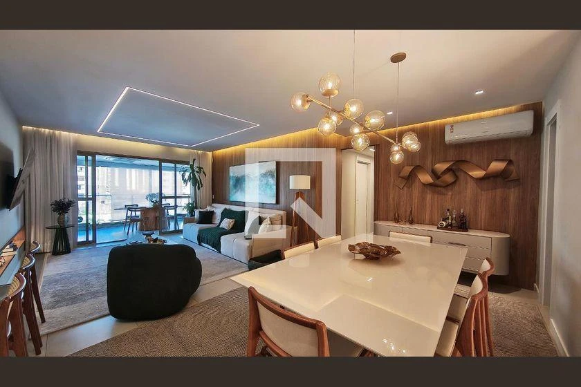 4-bedroom apartment with a glass-enclosed balcony — photo 9