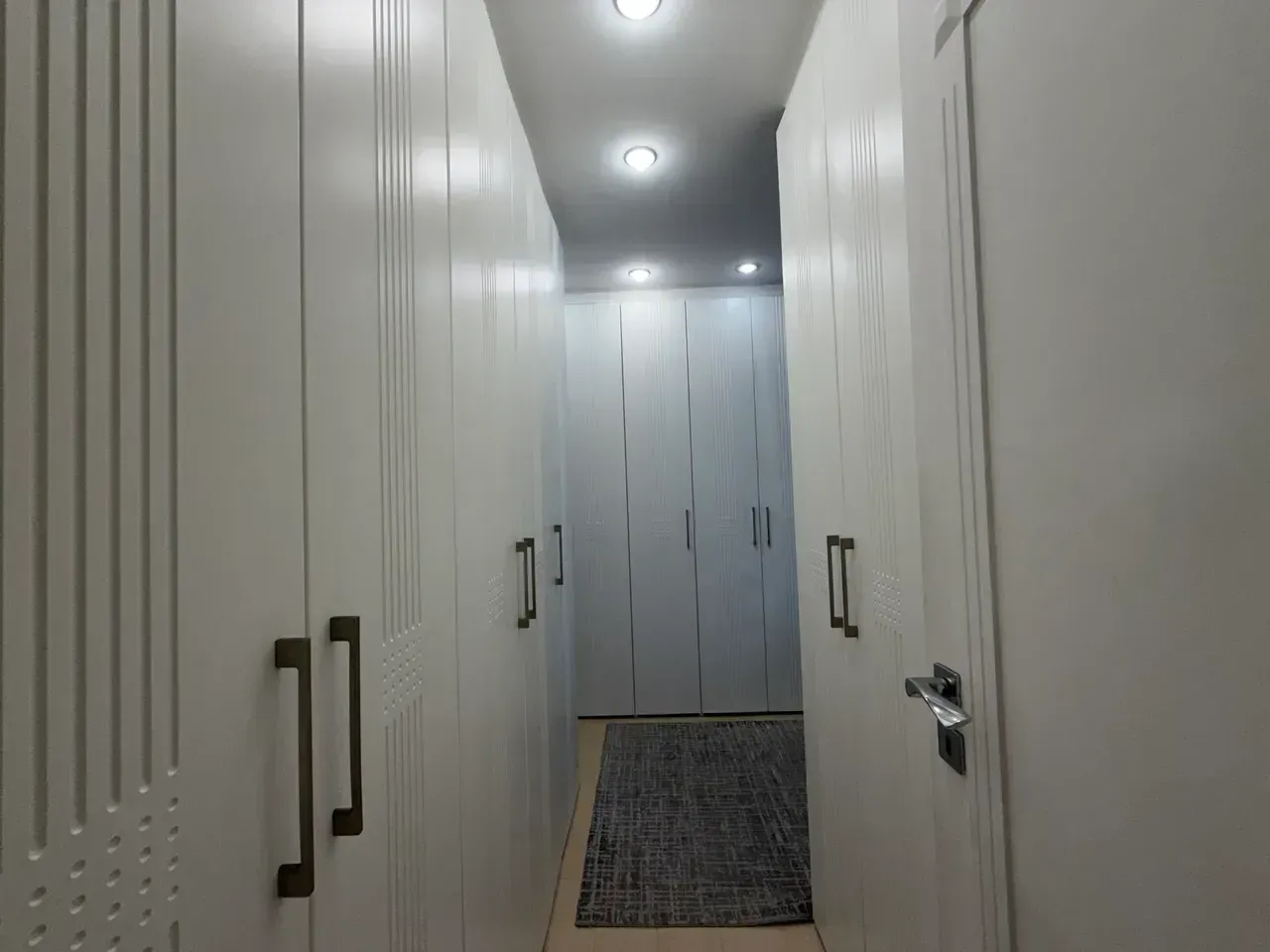 Furnished apartment, 160 m², with a jacuzzi — photo 19